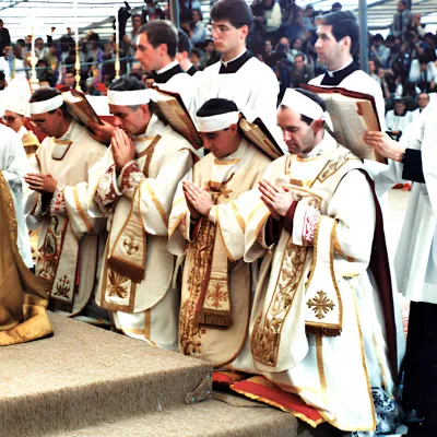 Sobre la excomunión y la FSSPX: Una defensa canónica, teológica y pastoral contra la propuesta de excomunión de la Fraternidad San Pío X